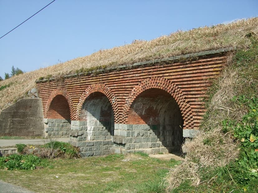 The Uchida triple-arch bridge in Akamura (Heisei Chikuho Railway)