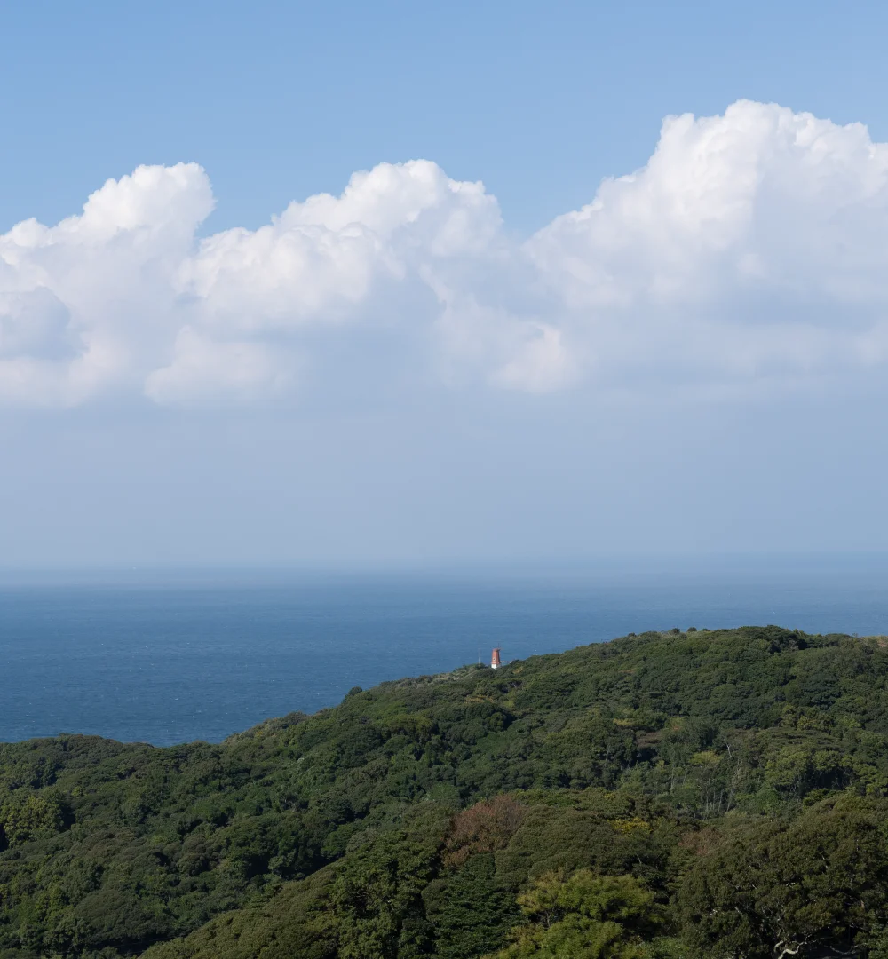 世界遺産の山を歩く — 御嶽山と大島島一周トレッキング